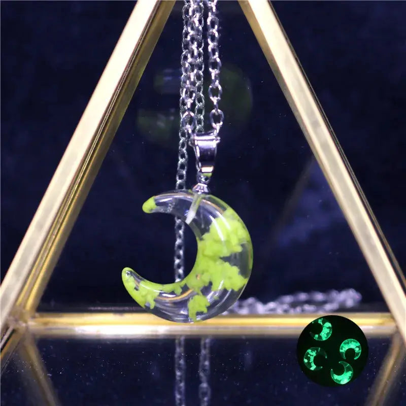 Chic Transparent Luminous Resin Round Ball Pendant Necklace Women Men Fashion Blue Sky Clouds Birds Necklace Jewelry theelegancejewellery