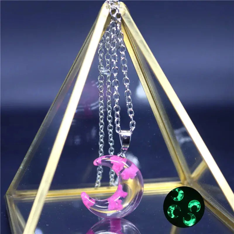 Chic Transparent Luminous Resin Round Ball Pendant Necklace Women Men Fashion Blue Sky Clouds Birds Necklace Jewelry theelegancejewellery