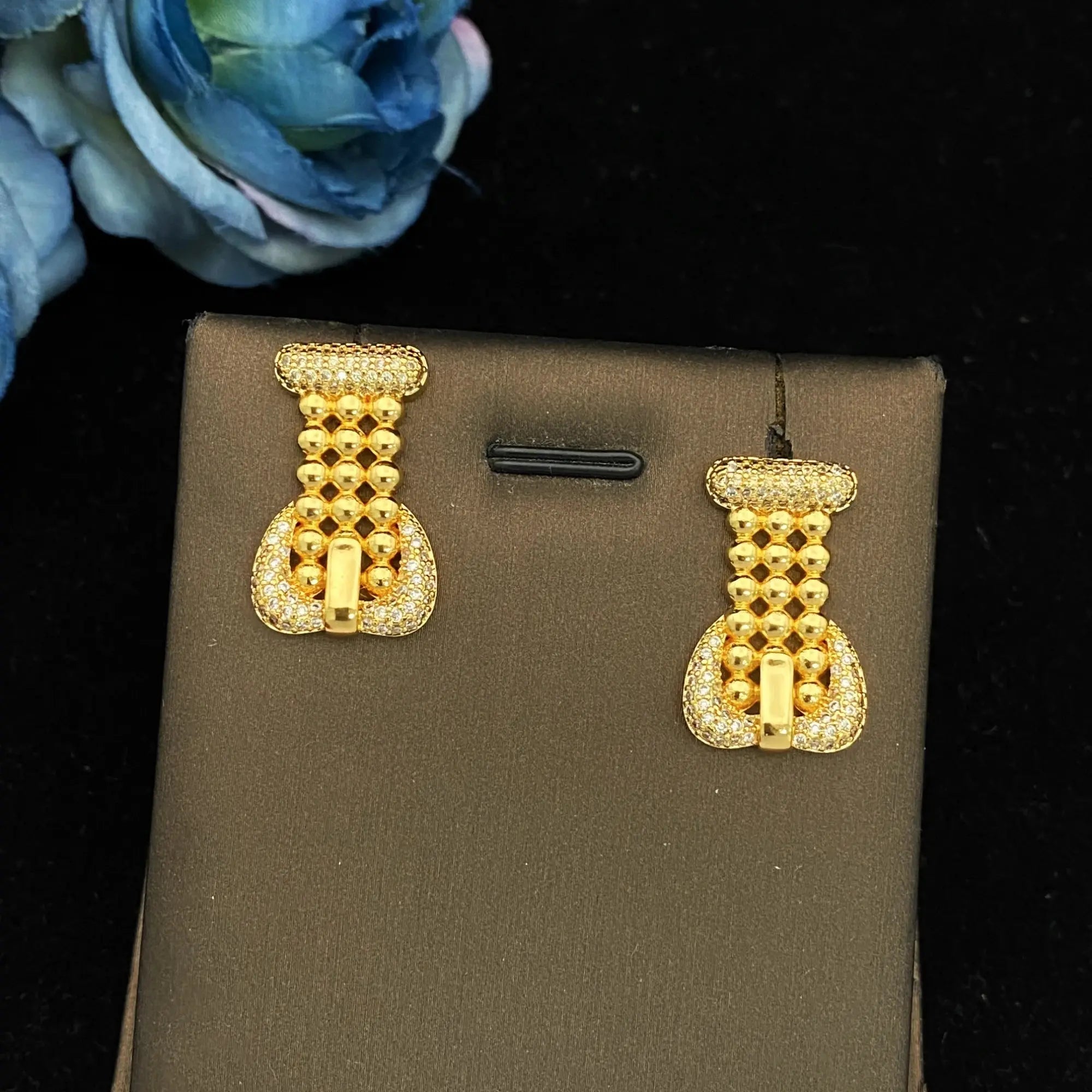 JRH Trendy Women’s Jewelry 4Piece Set Necklace Earrings Ring Bracelet Gold Plated Craf Zircon Design Versatile for Parties Dates theelegancejewellery