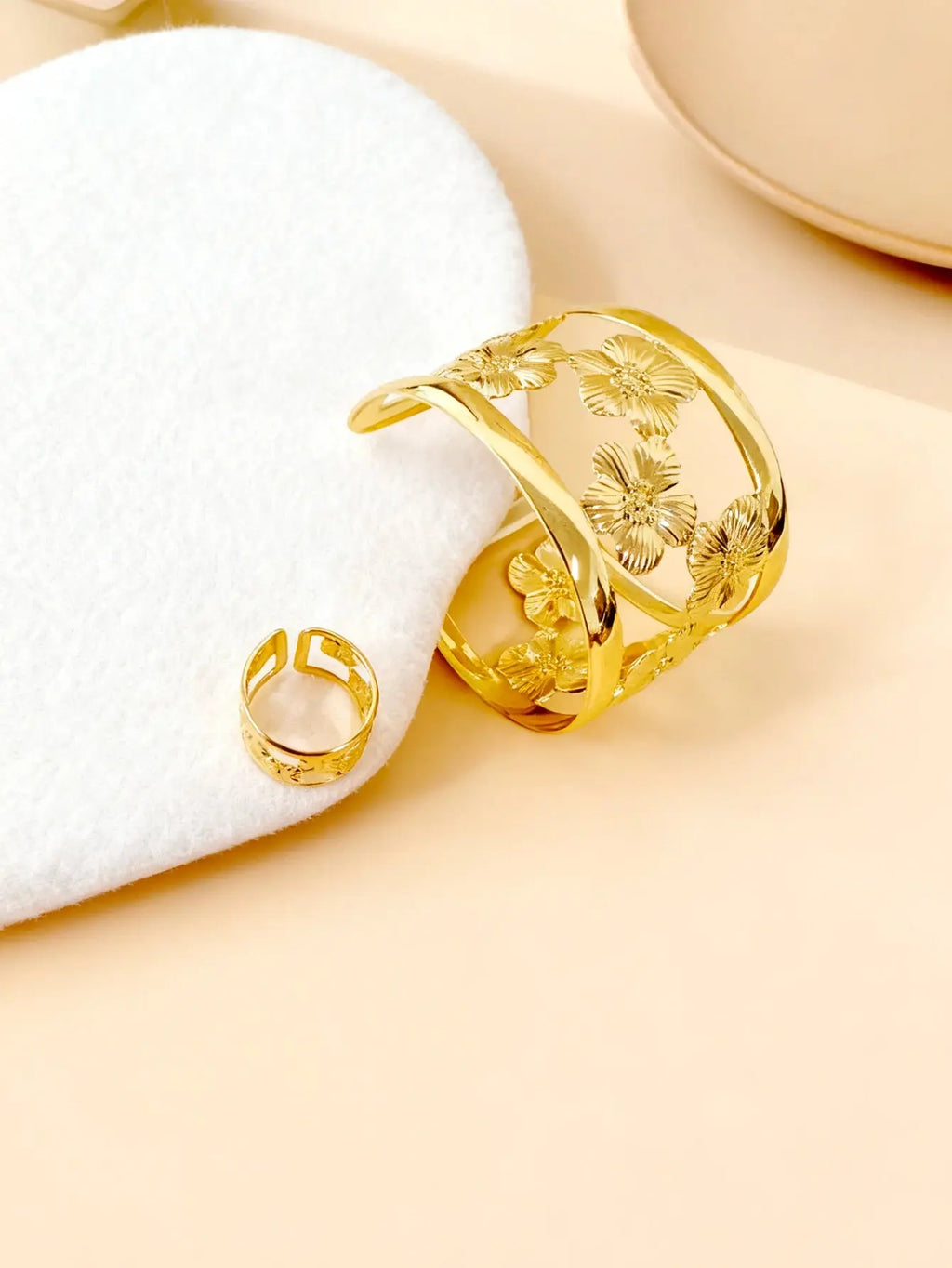 Elegant New Style Sweet and High-End Floral Fashion Adjustable Open-Ended Women's Bracelet and Ring Set theelegancejewellery