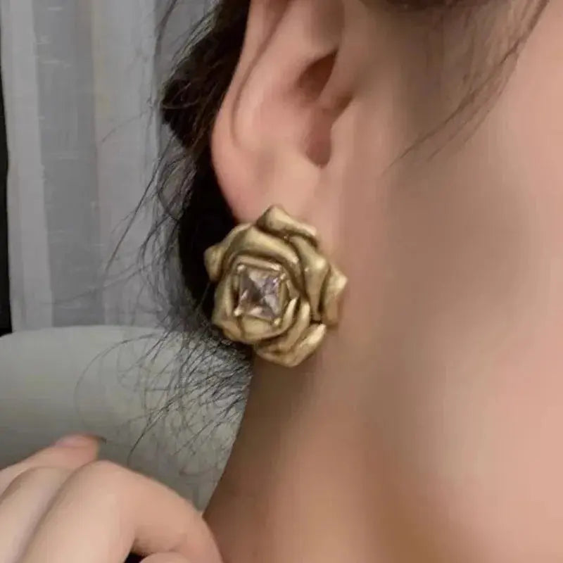 Trendy Jewelry Elegant Temperament Metal Flower Earrings For Women Female Gifts Delicate Design Ear Accessories Hot Selling theelegancejewellery