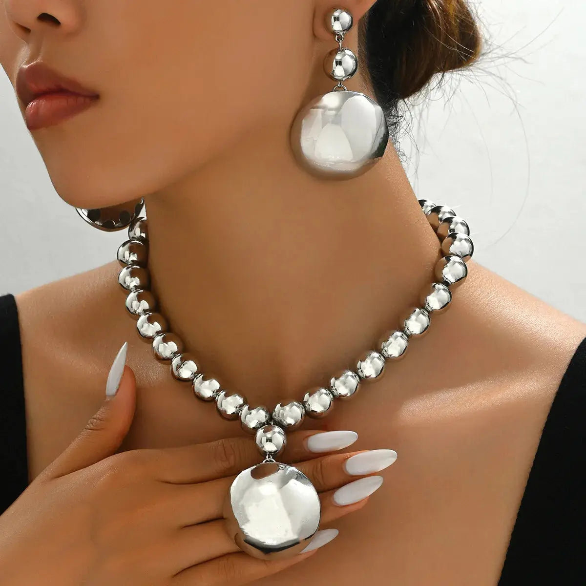 New Style Necklace and Earrings Jewelry Set, Fashionable and Unique Metal Bead Necklace, Niche High-End Pendant Earrings theelegancejewellery