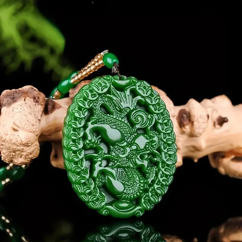 The new green pendant necklace is simple and versatile, fashionable and new. theelegancejewellery