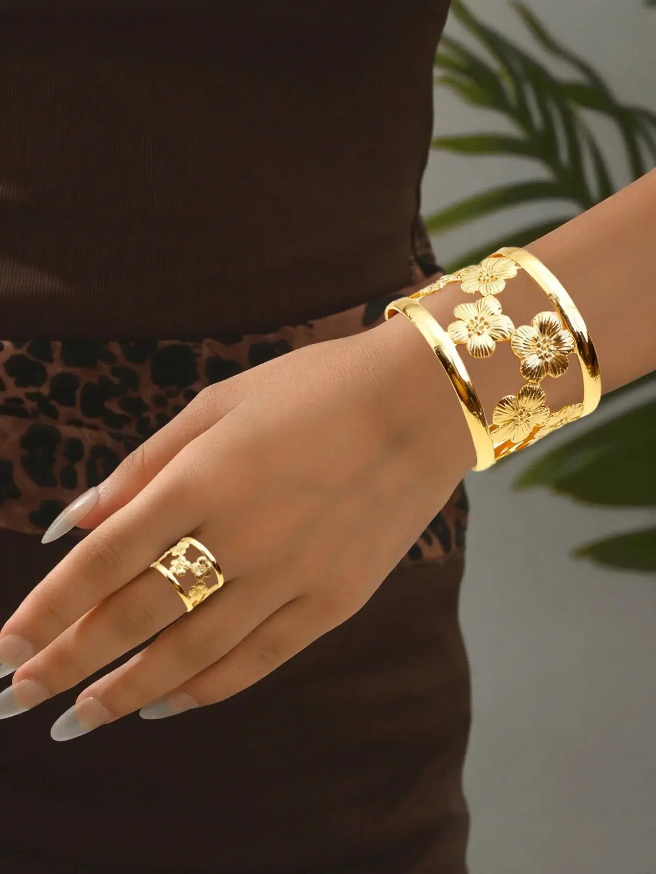 Elegant New Style Sweet and High-End Floral Fashion Adjustable Open-Ended Women's Bracelet and Ring Set theelegancejewellery