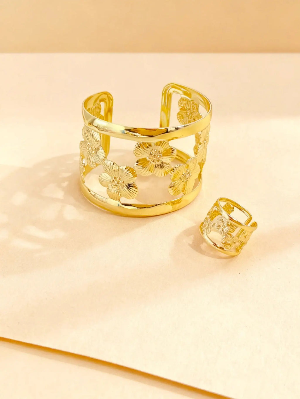 Elegant New Style Sweet and High-End Floral Fashion Adjustable Open-Ended Women's Bracelet and Ring Set theelegancejewellery