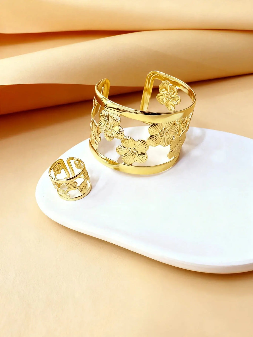 Elegant New Style Sweet and High-End Floral Fashion Adjustable Open-Ended Women's Bracelet and Ring Set theelegancejewellery