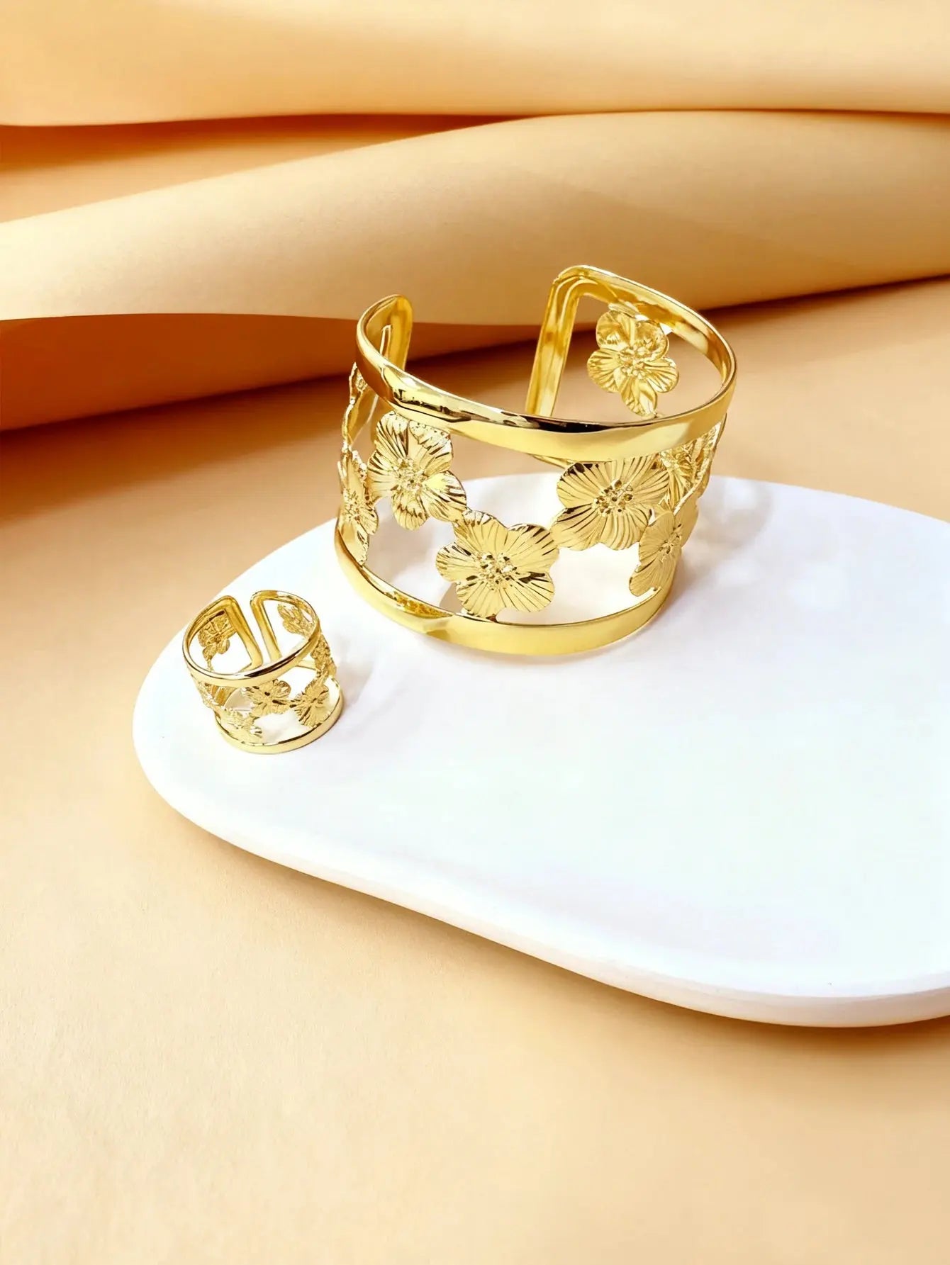 Elegant New Style Sweet and High-End Floral Fashion Adjustable Open-Ended Women's Bracelet and Ring Set theelegancejewellery